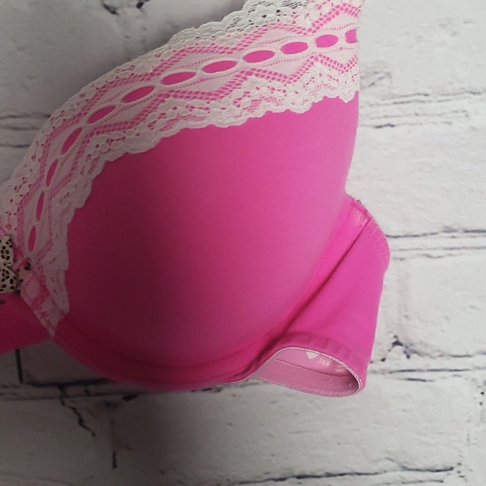 Victoria's Secret Pink Bra - Picture 2 of 9